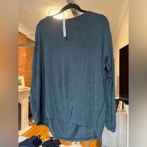 Lululemon back in action ribbed shirt